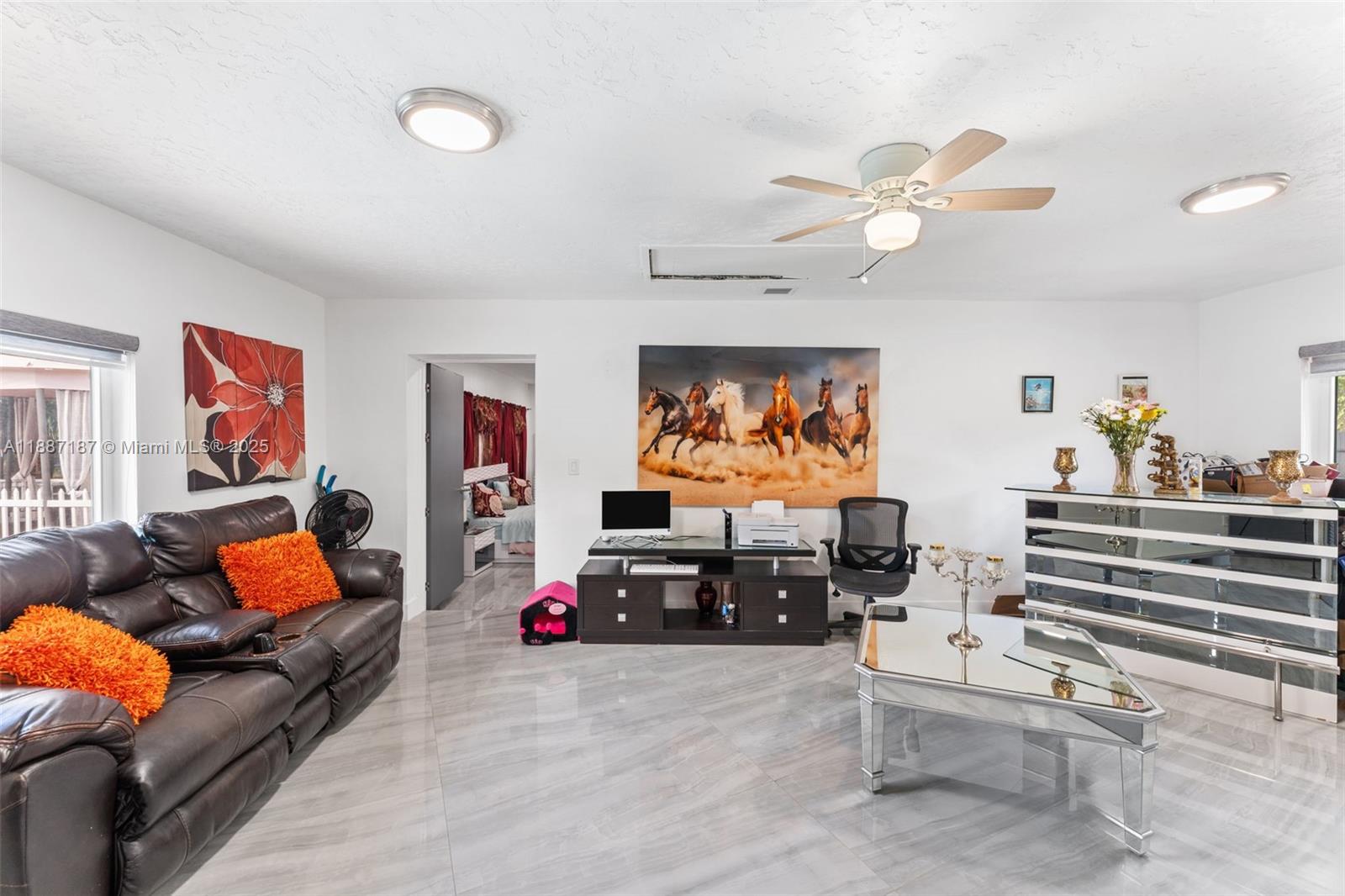 MELODY MANOR - Residential
