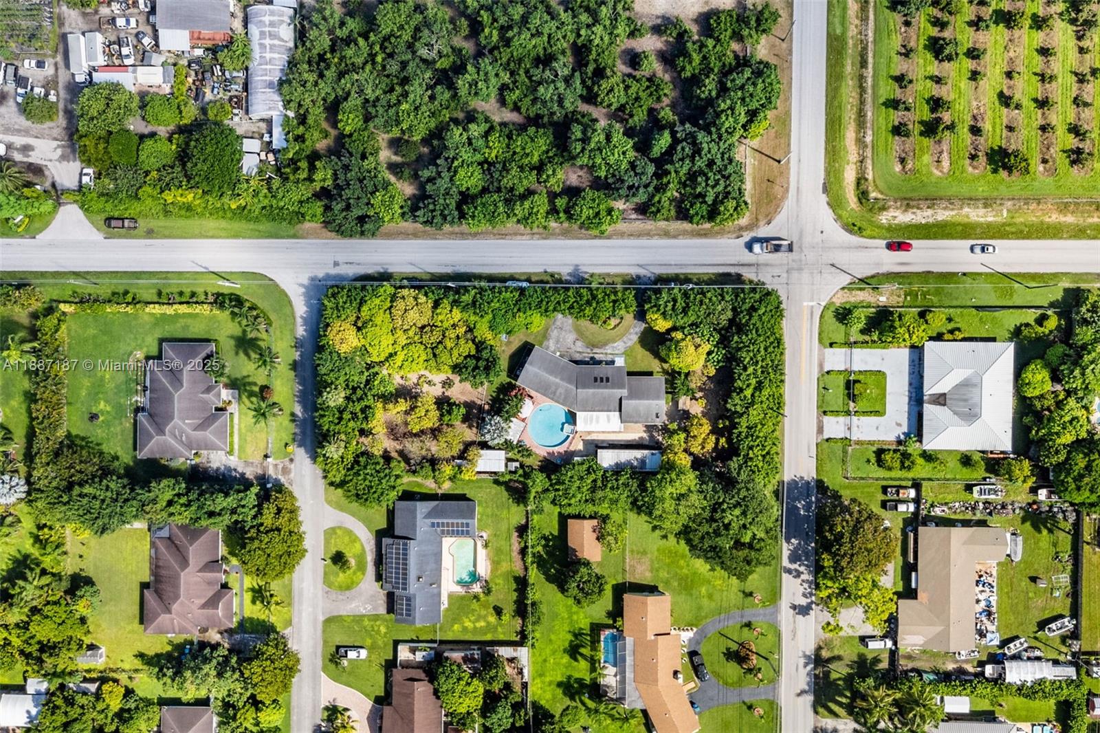 MELODY MANOR - Residential
