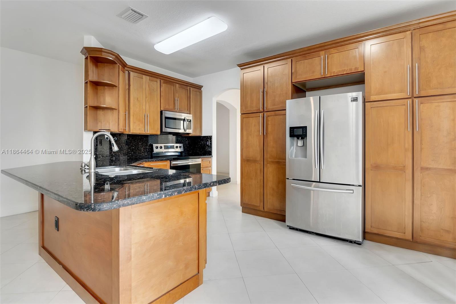 ISLANDS AT DORAL NORTHWEST - Residential