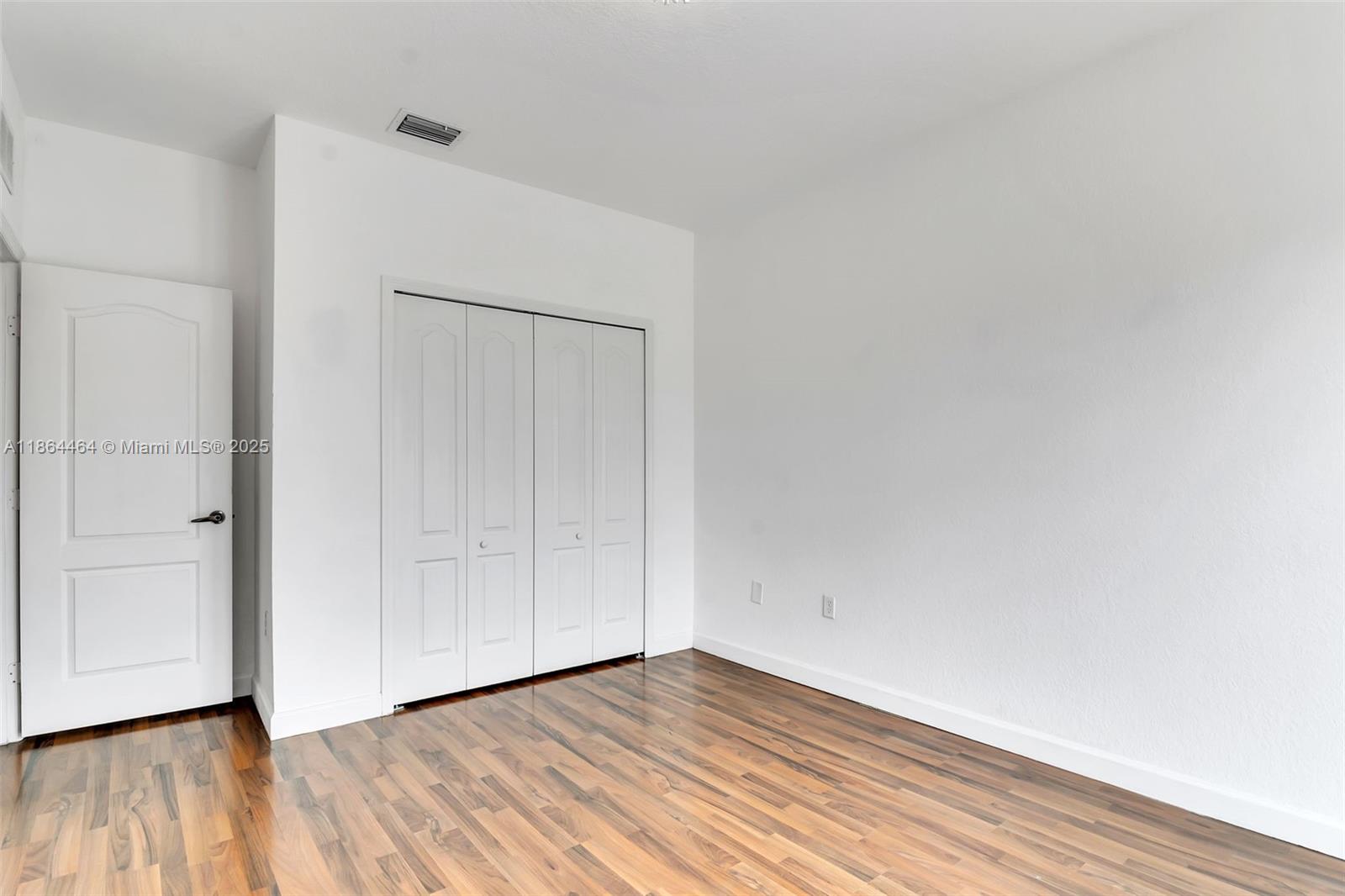 ISLANDS AT DORAL NORTHWEST - Residential