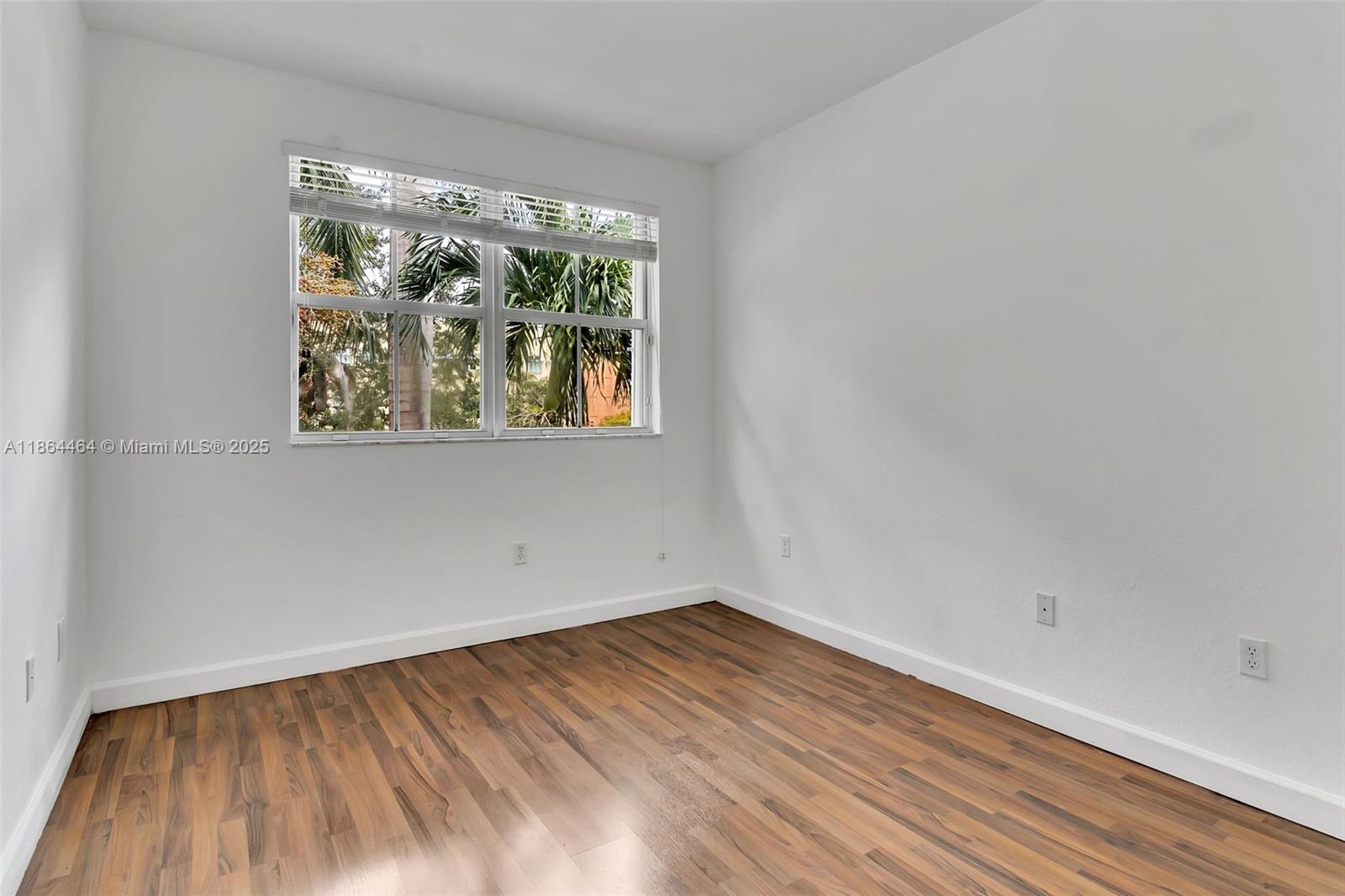 ISLANDS AT DORAL NORTHWEST - Residential