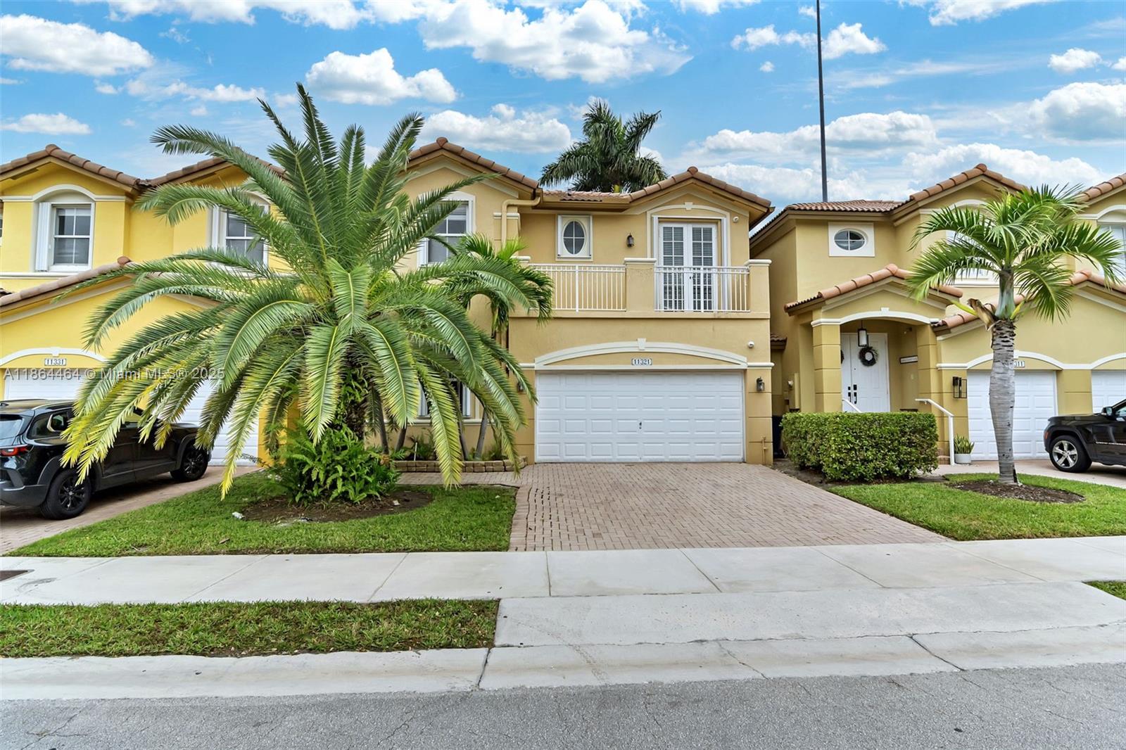 ISLANDS AT DORAL NORTHWEST - Residential