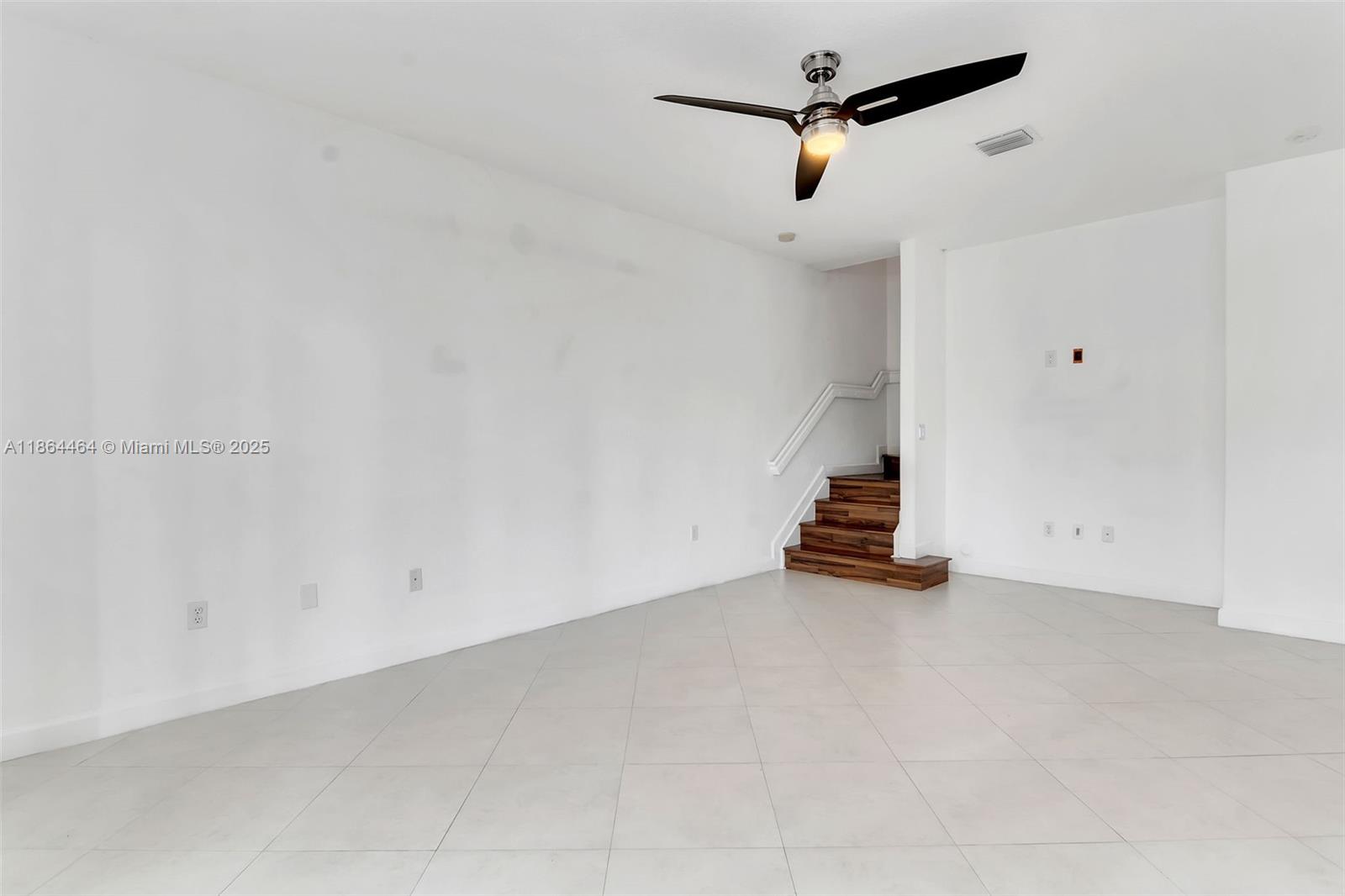 ISLANDS AT DORAL NORTHWEST - Residential