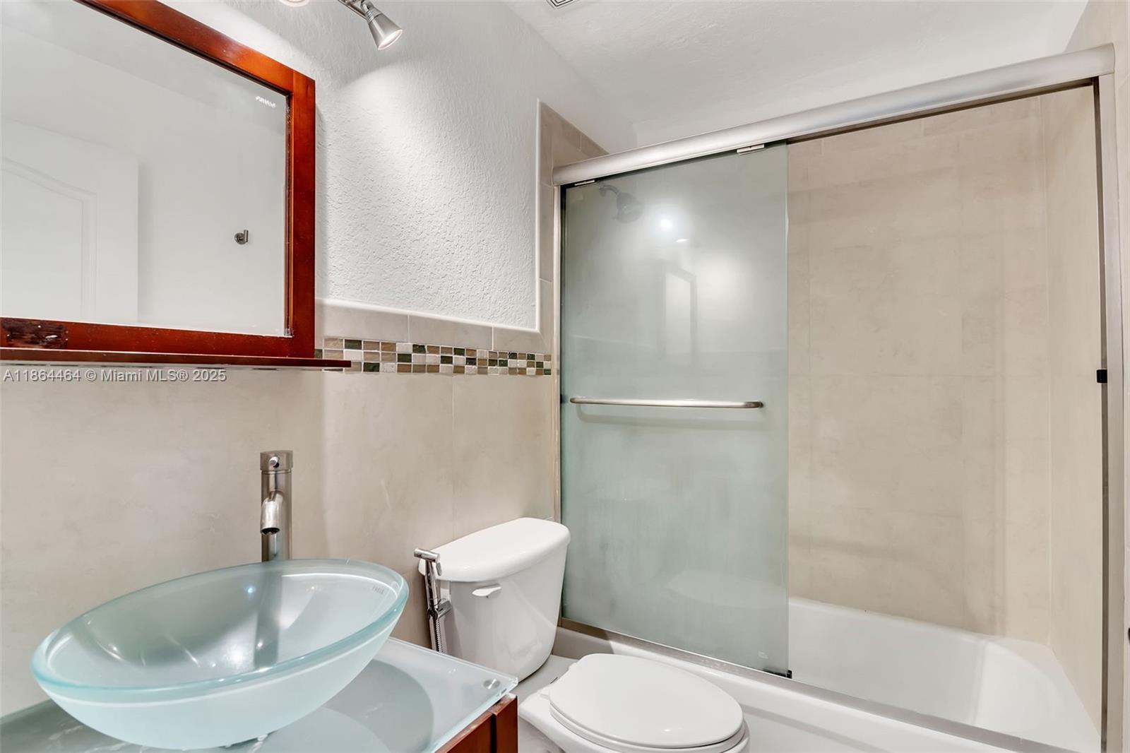 ISLANDS AT DORAL NORTHWEST - Residential