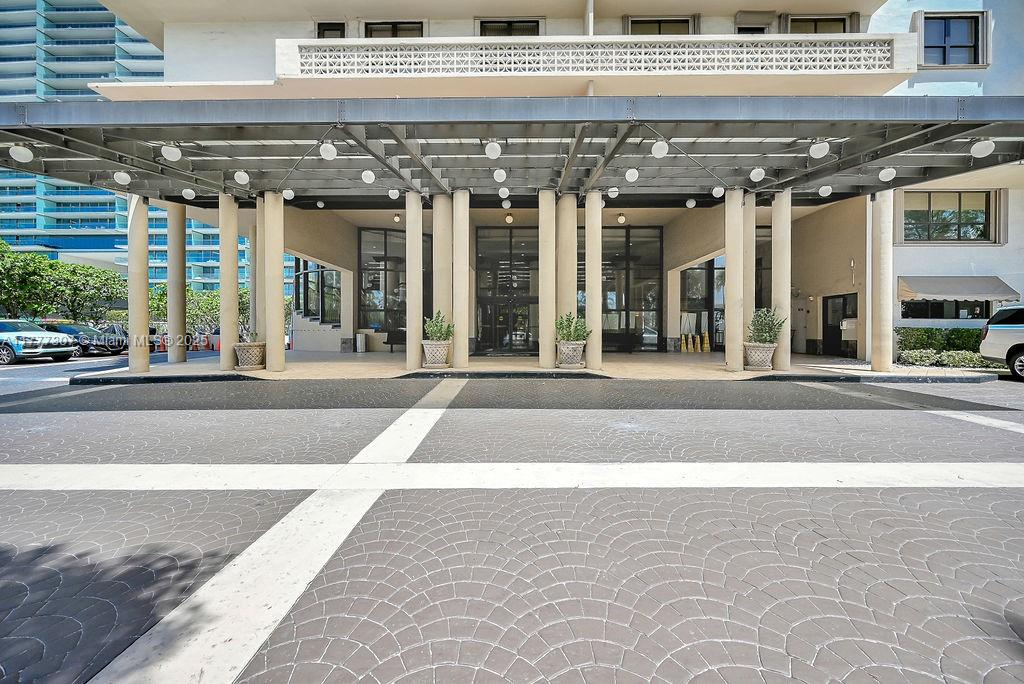 10185 COLLINS AVE 1003