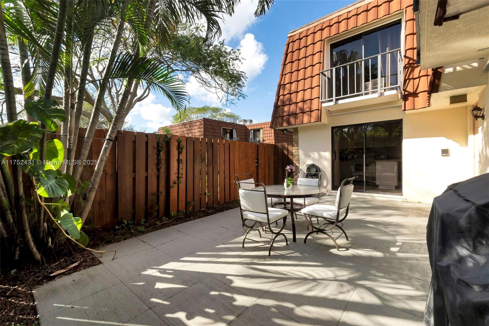 SPANISH WELLS CONDO I - Residential Lease