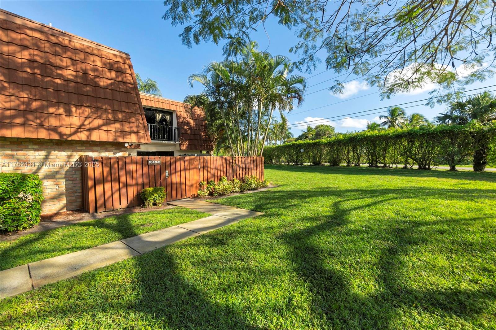 SPANISH WELLS CONDO I - Residential Lease