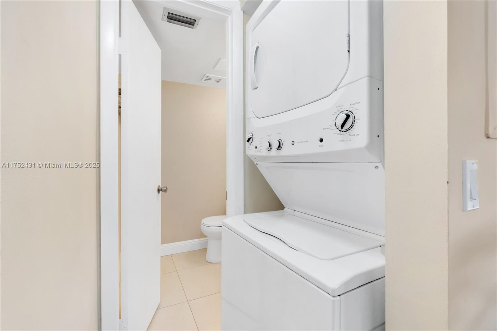 SPANISH WELLS CONDO I - Residential Lease