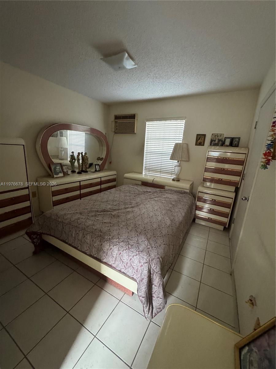 SNAPPER CREEK VILLAS - Residential