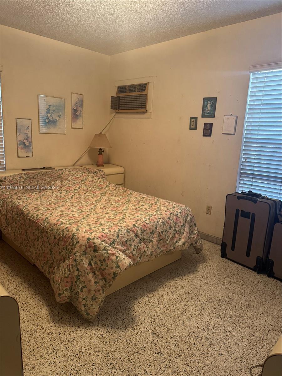 SNAPPER CREEK VILLAS - Residential