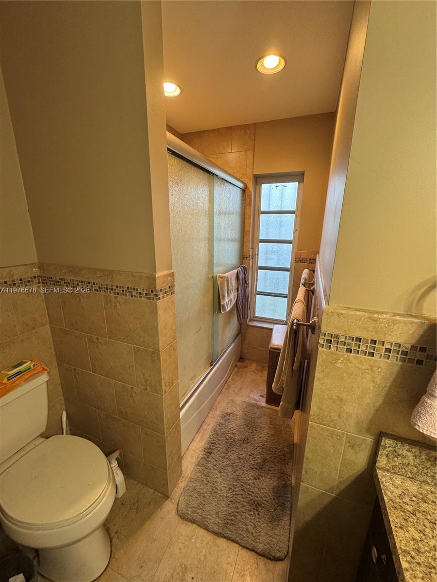 SNAPPER CREEK VILLAS - Residential