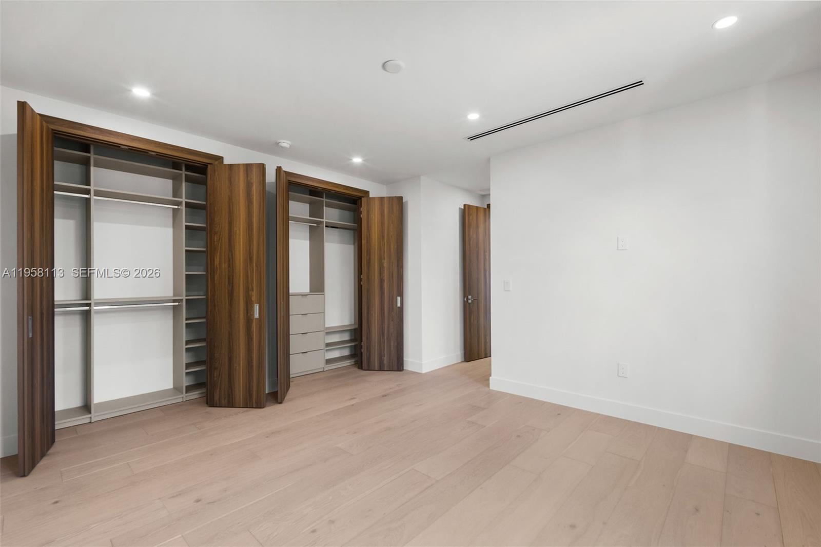 COLUMBIA PARK CORR PL - Residential