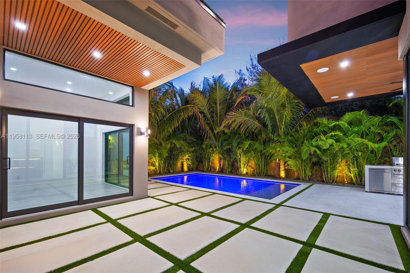 COLUMBIA PARK CORR PL - Residential