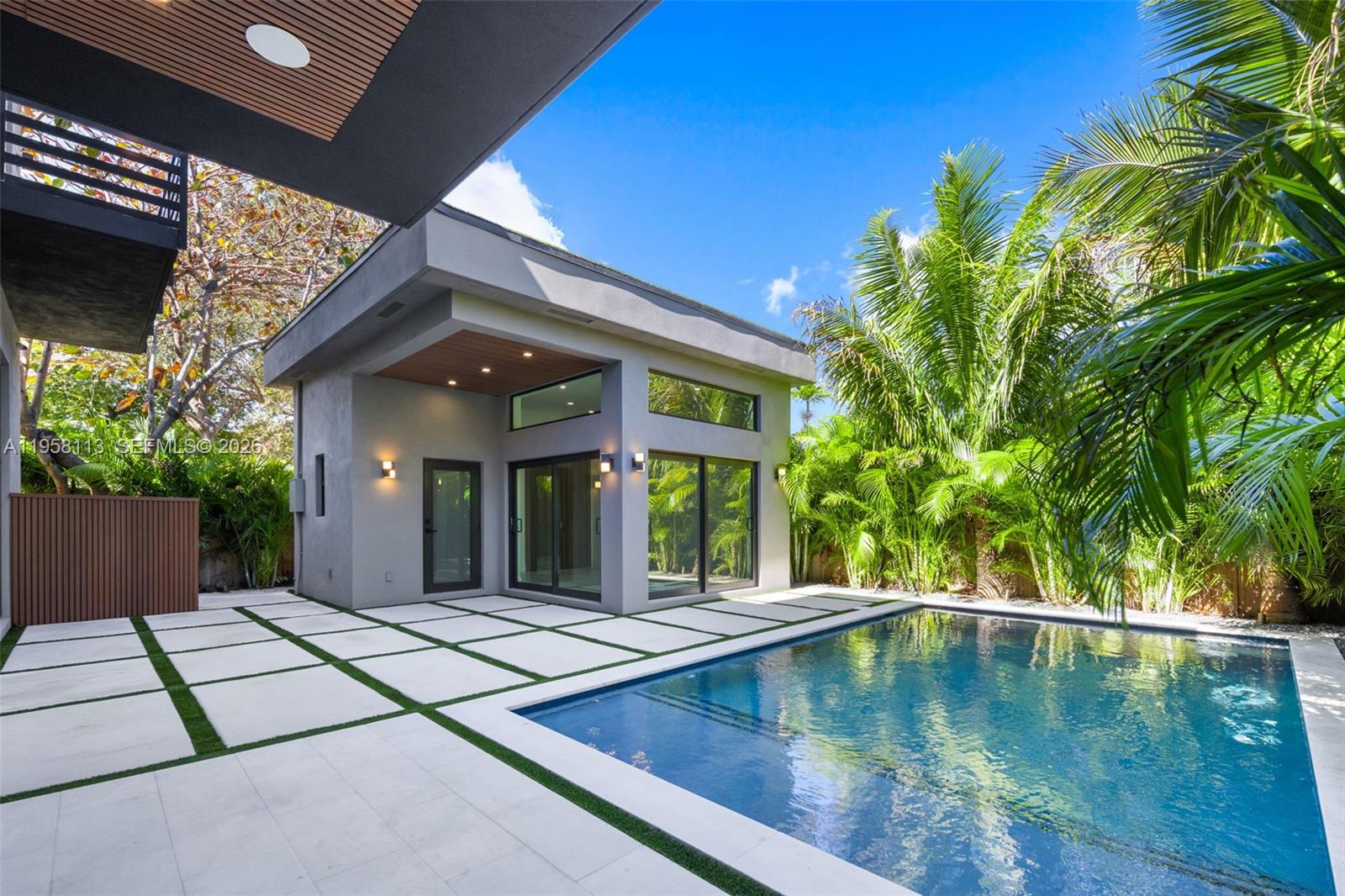 COLUMBIA PARK CORR PL - Residential