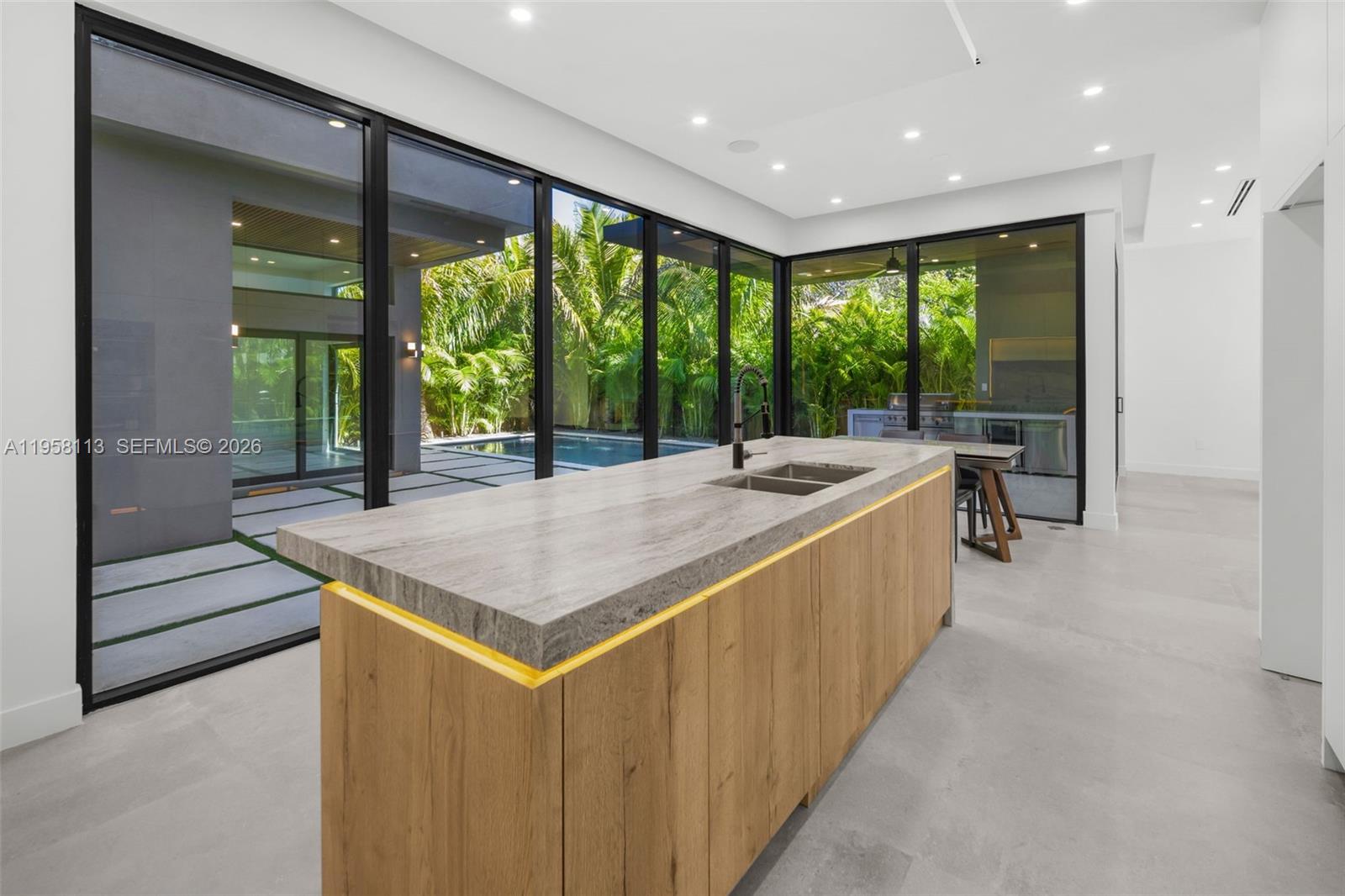 COLUMBIA PARK CORR PL - Residential