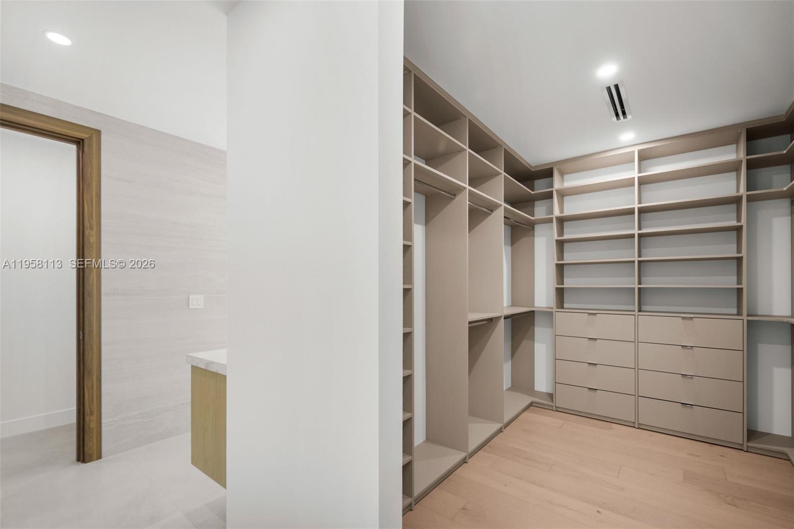 COLUMBIA PARK CORR PL - Residential