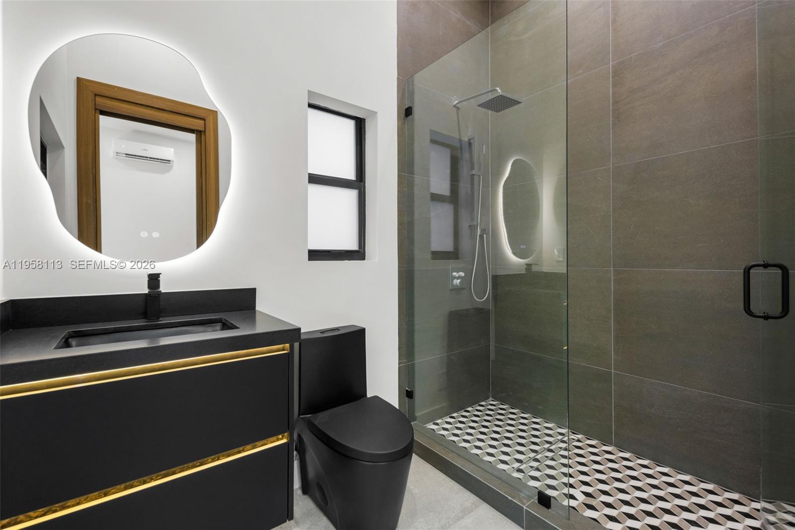 COLUMBIA PARK CORR PL - Residential