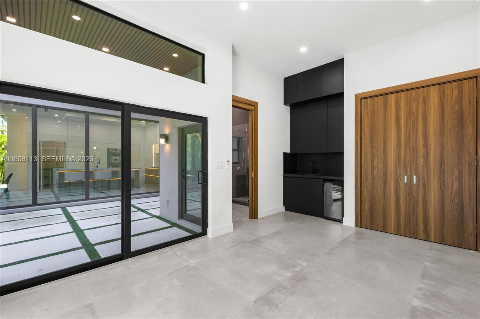 COLUMBIA PARK CORR PL - Residential