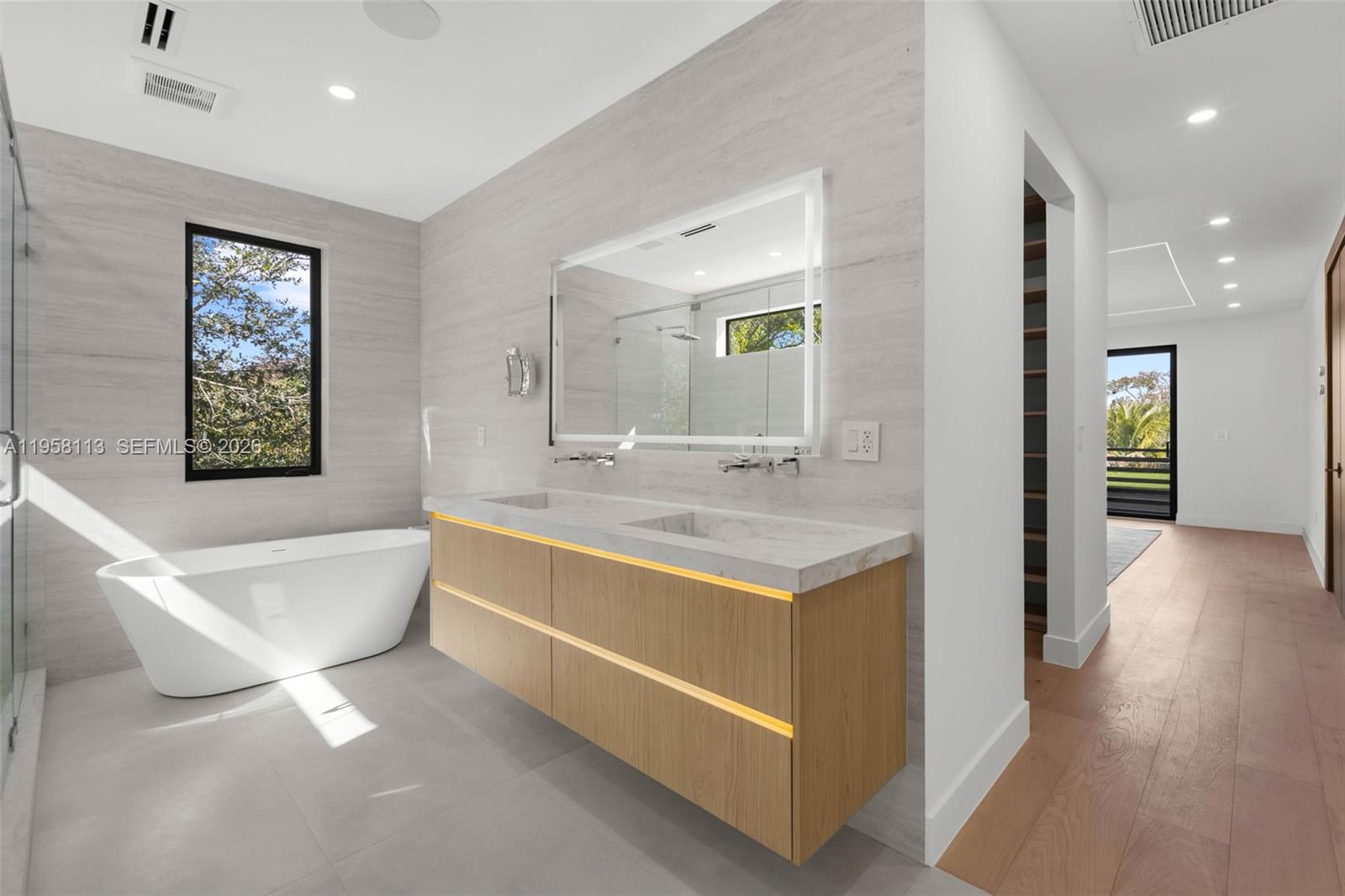 COLUMBIA PARK CORR PL - Residential