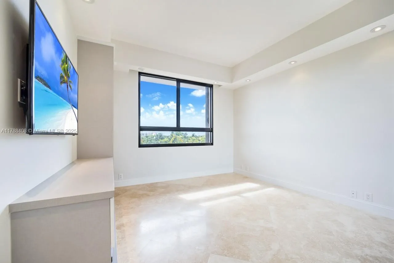 Key Biscayne, Florida 33149, United States, 2 Bedrooms Bedrooms, ,2 BathroomsBathrooms,Residential,Active,114029