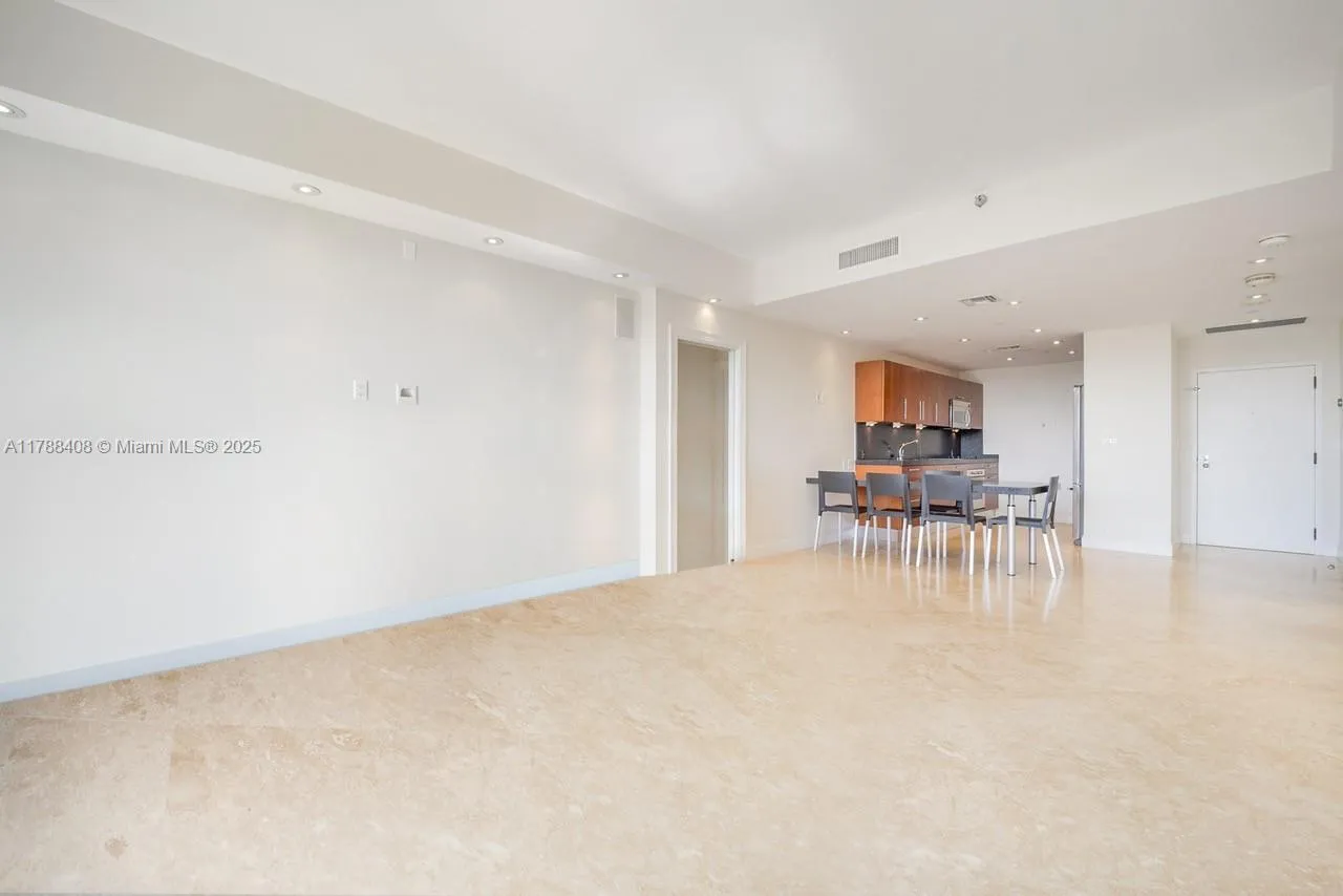 Key Biscayne, Florida 33149, United States, 2 Bedrooms Bedrooms, ,2 BathroomsBathrooms,Residential,Active,114029