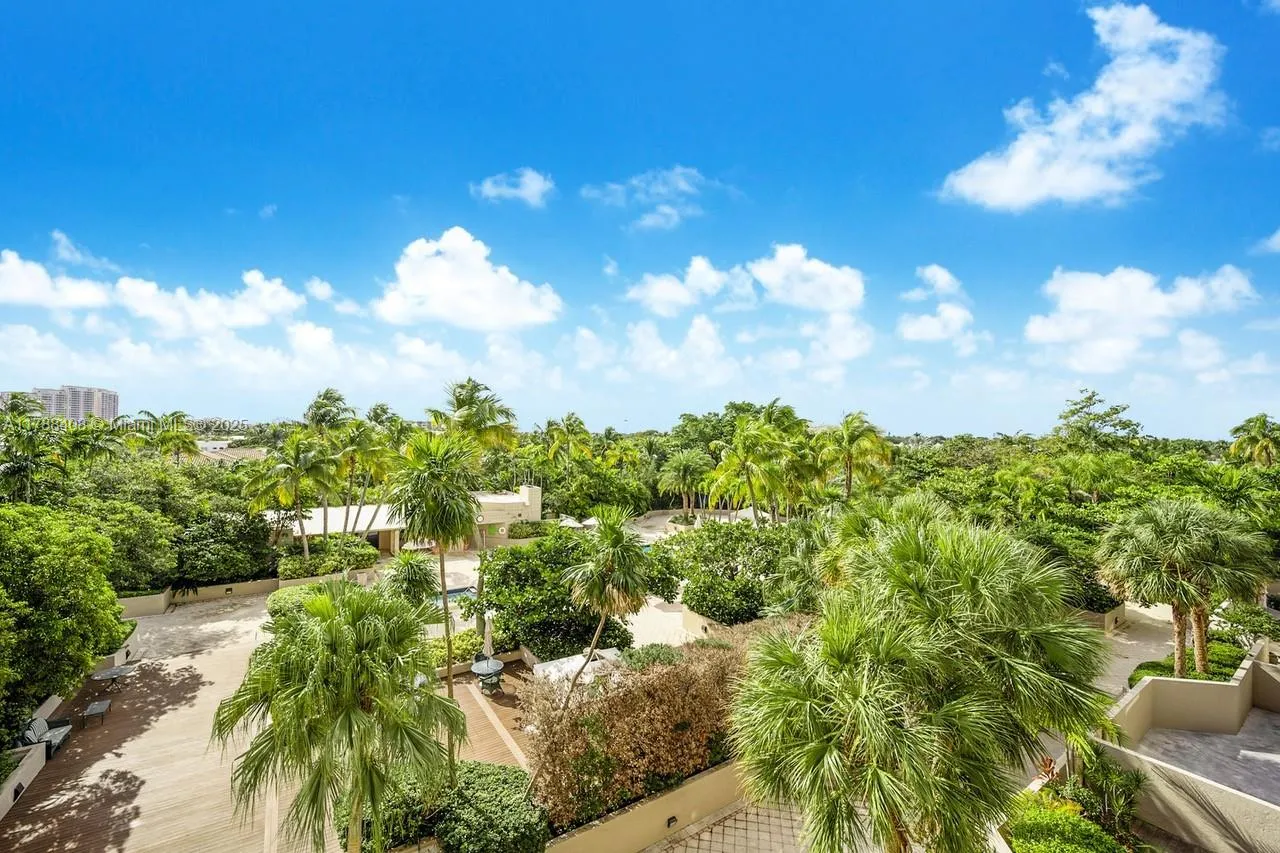 Key Biscayne, Florida 33149, United States, 2 Bedrooms Bedrooms, ,2 BathroomsBathrooms,Residential,Active,114029