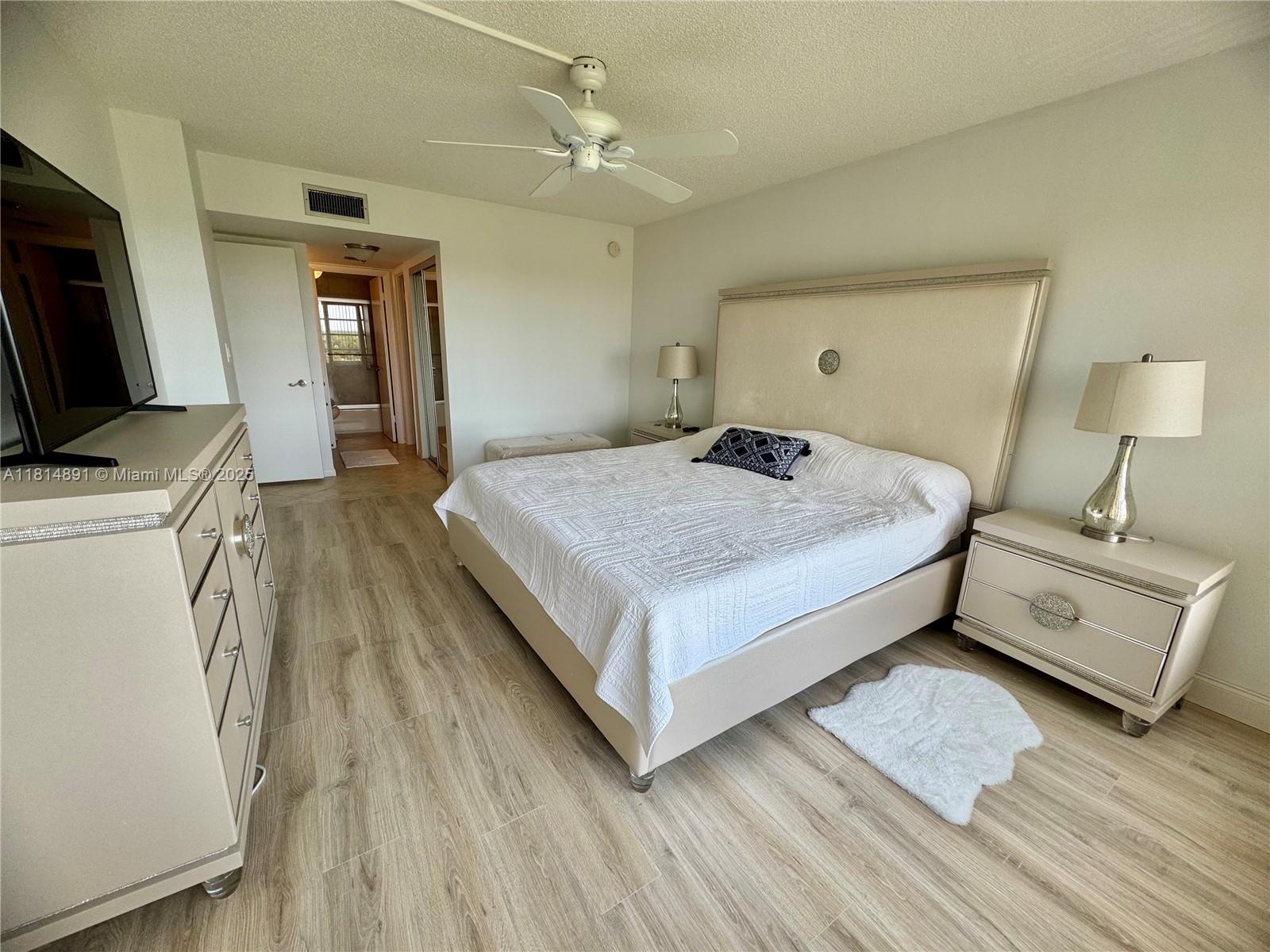 COUNTRY CLUB TOWER OF COR - Residential Lease