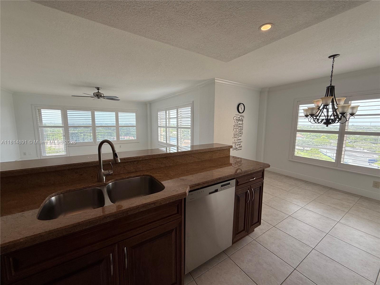 COUNTRY CLUB TOWER OF COR - Residential Lease