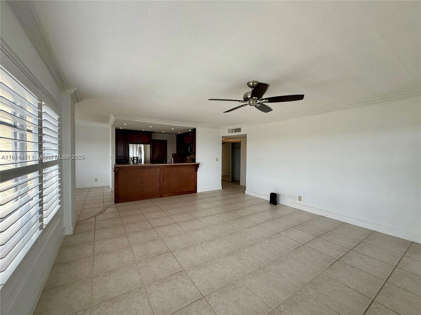 COUNTRY CLUB TOWER OF COR - Residential Lease