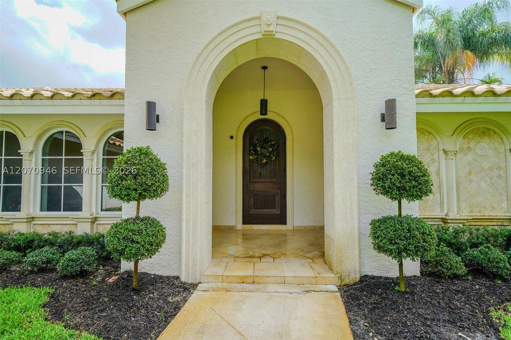 Photo of 8134 Twin Lake Dr, Boca Raton, FL 33496 (MLS # A12070946)