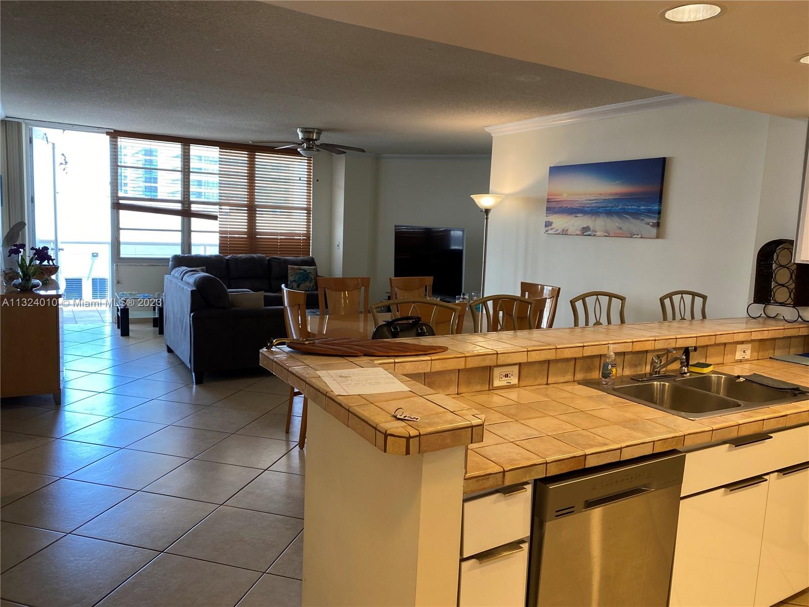 SEA AIR TOWERS CONDO - Residential Lease