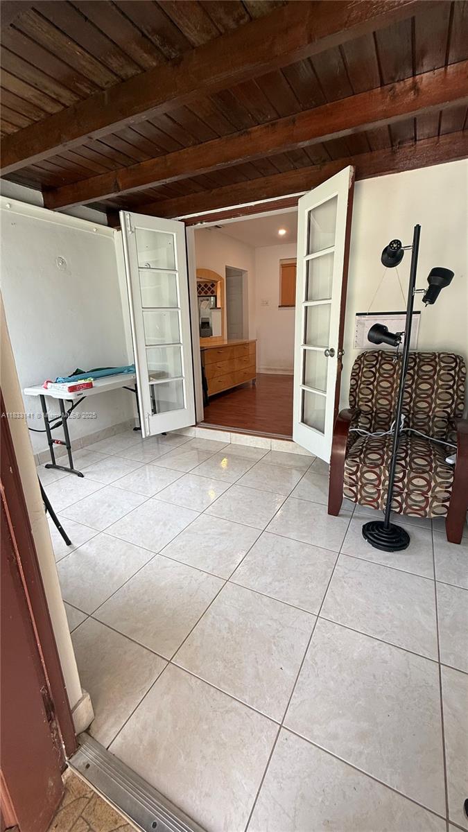 110 SW 64th Ct