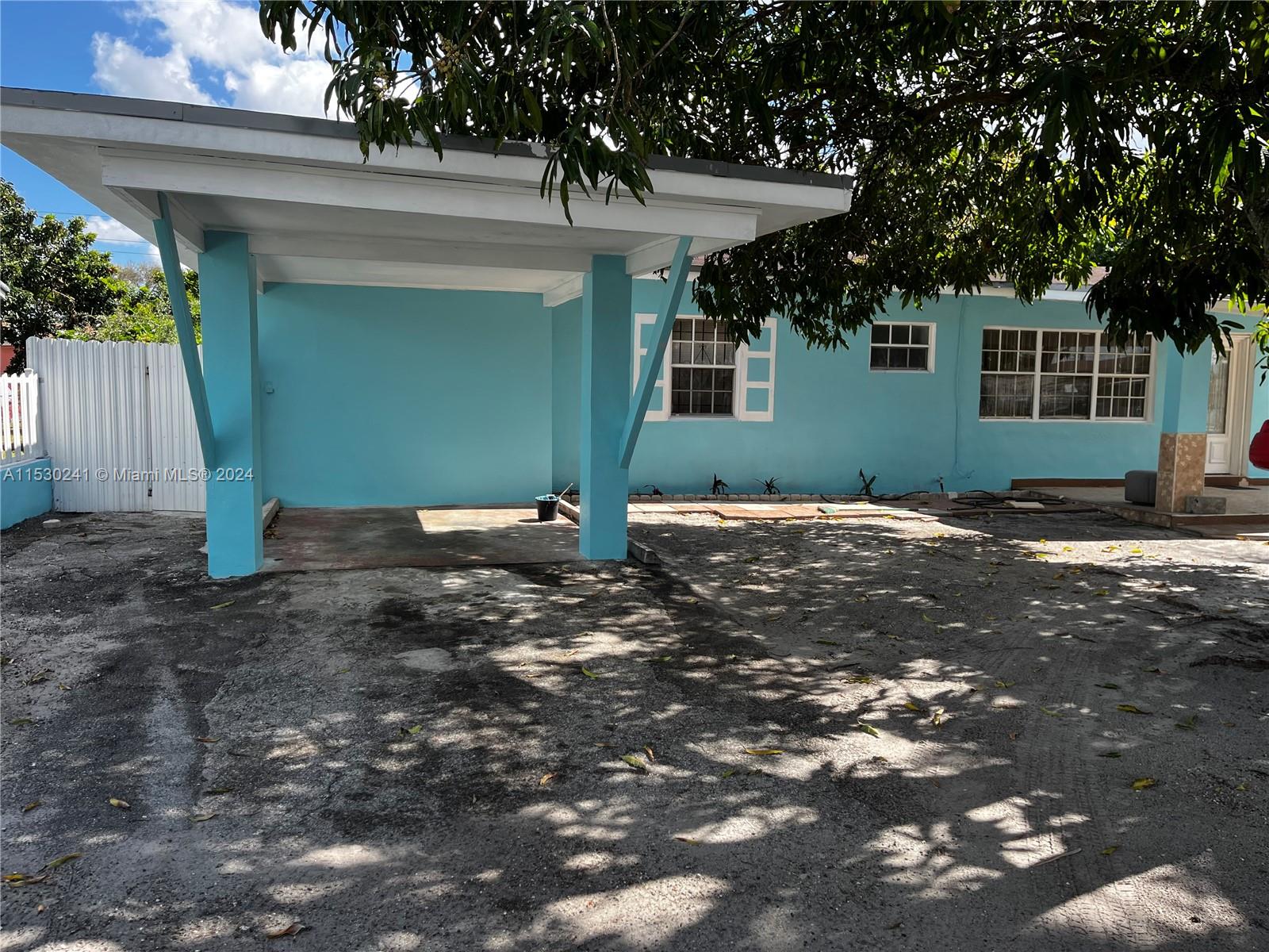 Property for Sale at 15735 Nw 28th Pl Pl, Miami Gardens, Broward County, Florida - Bedrooms: 5 
Bathrooms: 4  - $575,000