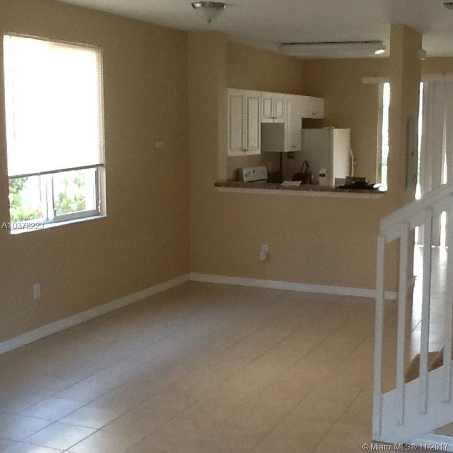 Very nice 3 bedroom 2.5 bath in 24/7 gated community.