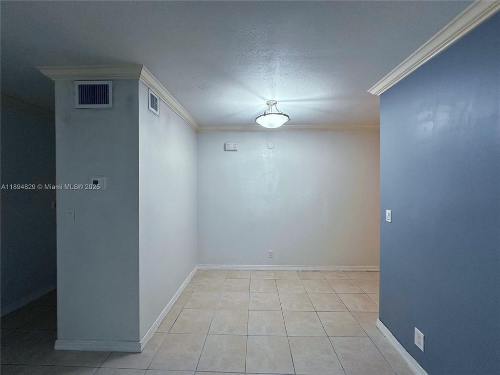 Photo of 2424 SE 17th St #B307, Fort Lauderdale, FL 33316 (MLS # A11894829)