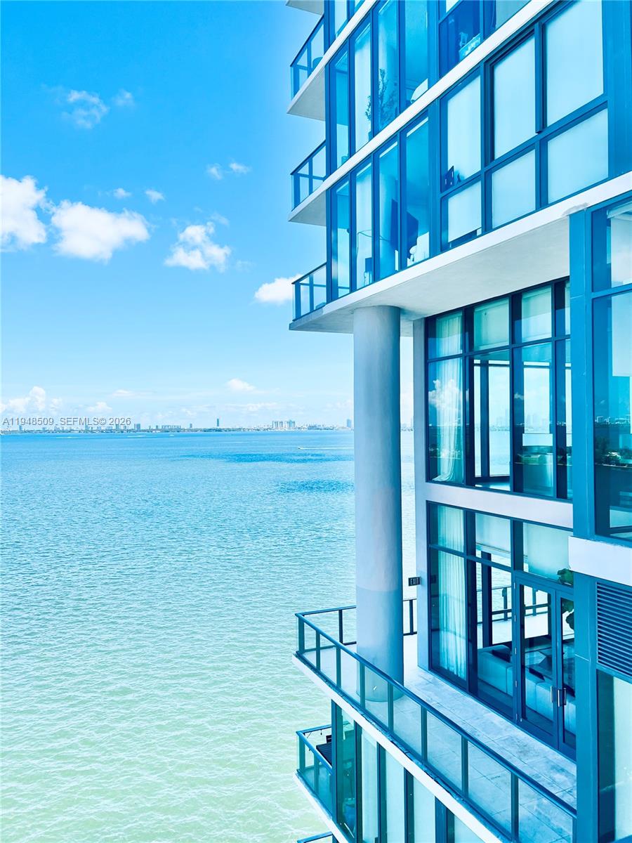 ONE PARAISO CONDO - Residential