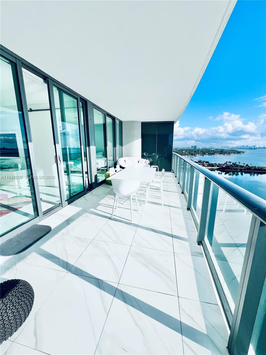 ONE PARAISO CONDO - Residential