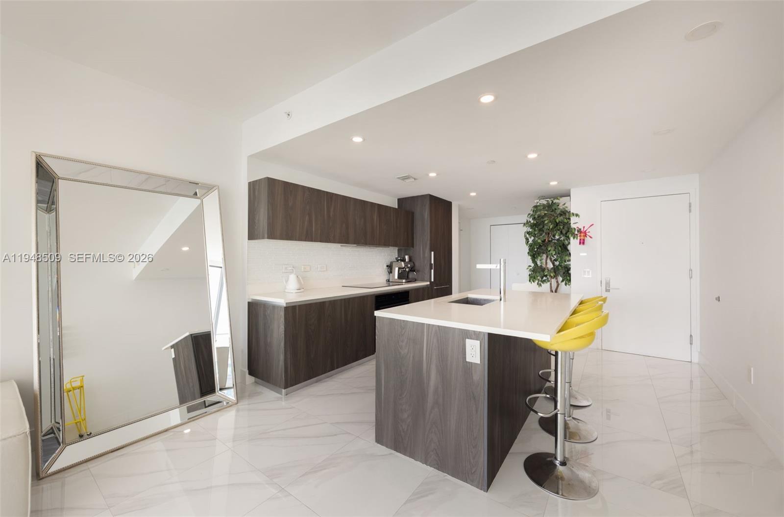 ONE PARAISO CONDO - Residential