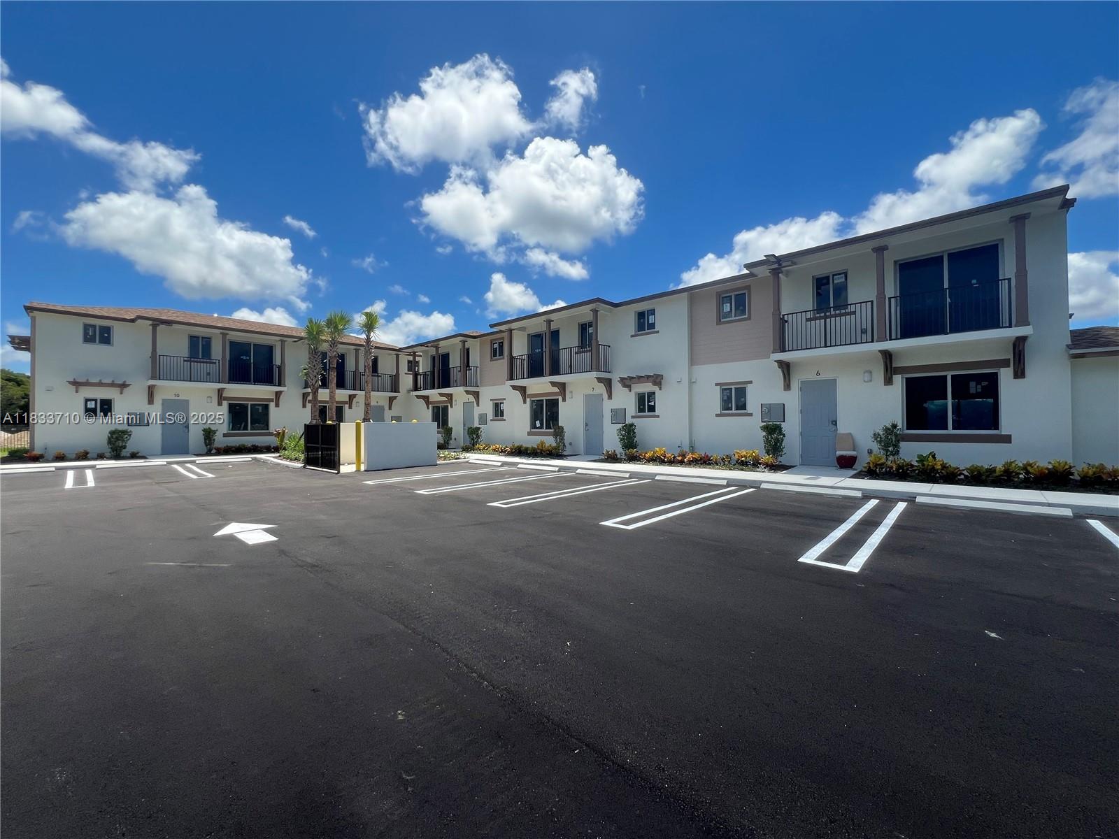 199 N Redland Rd B5