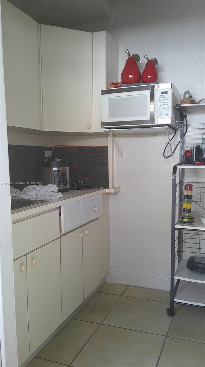 INGLESIDE PARK 1ST ADDN - Residential