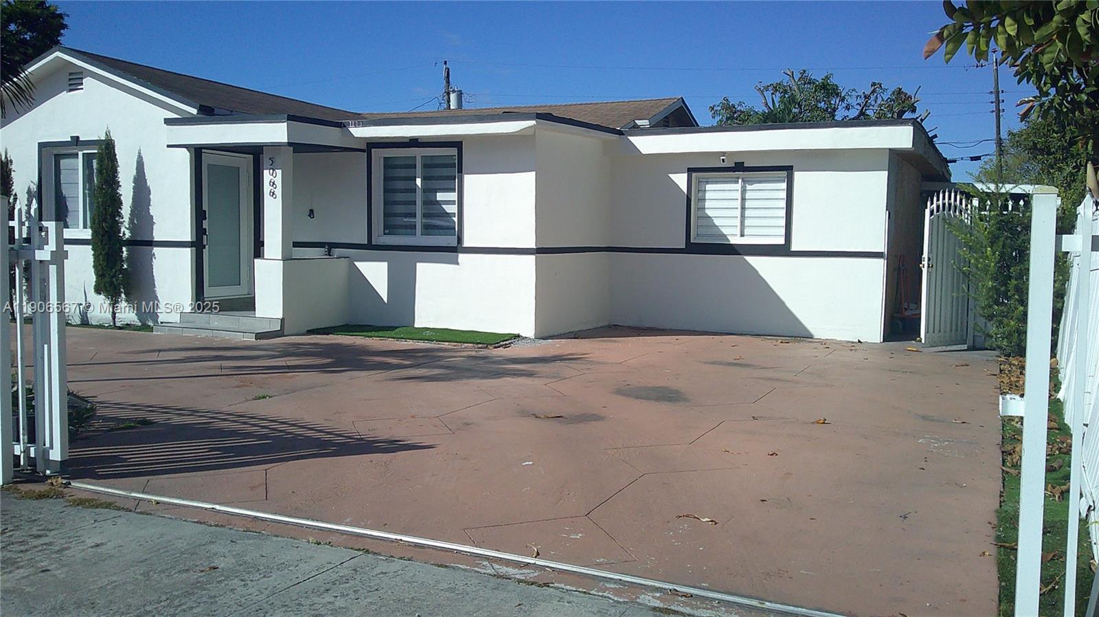 INGLESIDE PARK 1ST ADDN - Residential