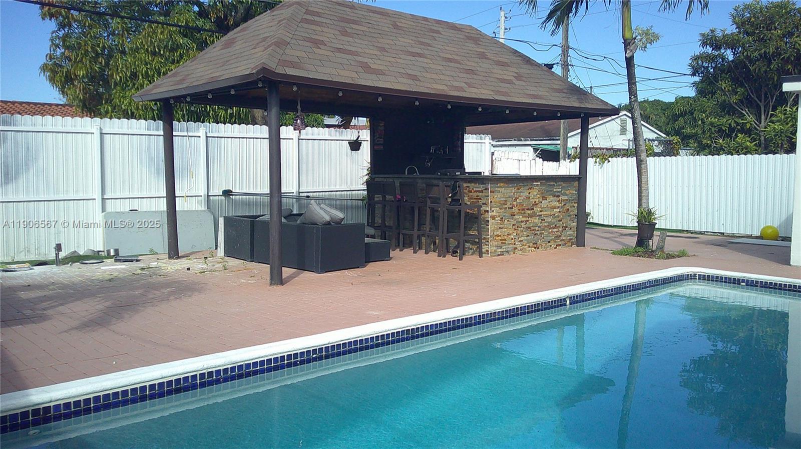 INGLESIDE PARK 1ST ADDN - Residential