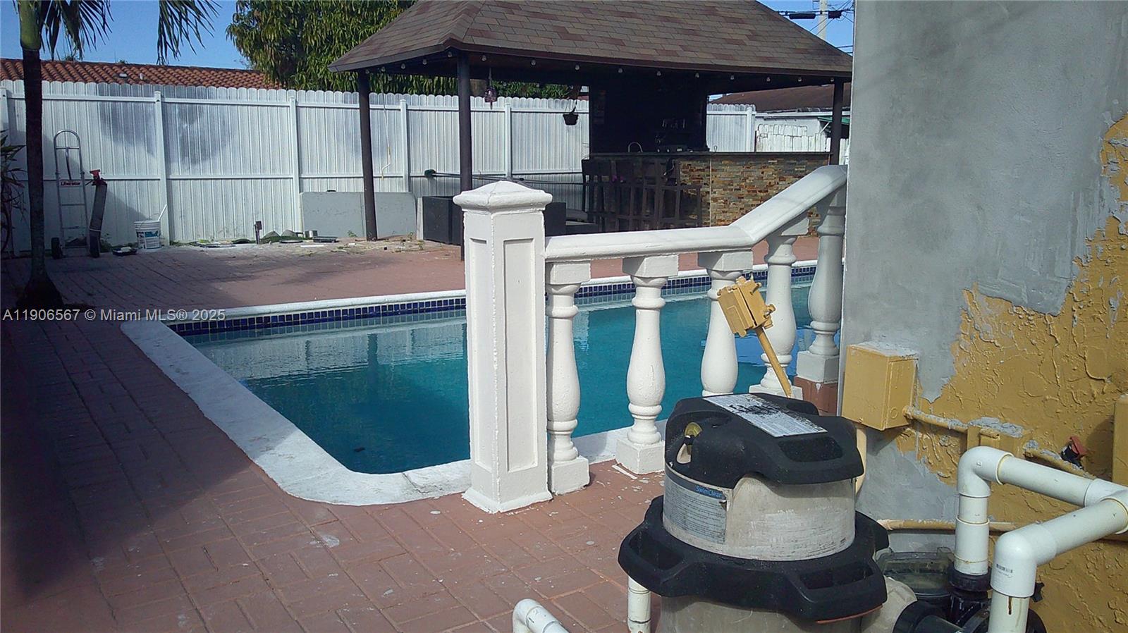 INGLESIDE PARK 1ST ADDN - Residential