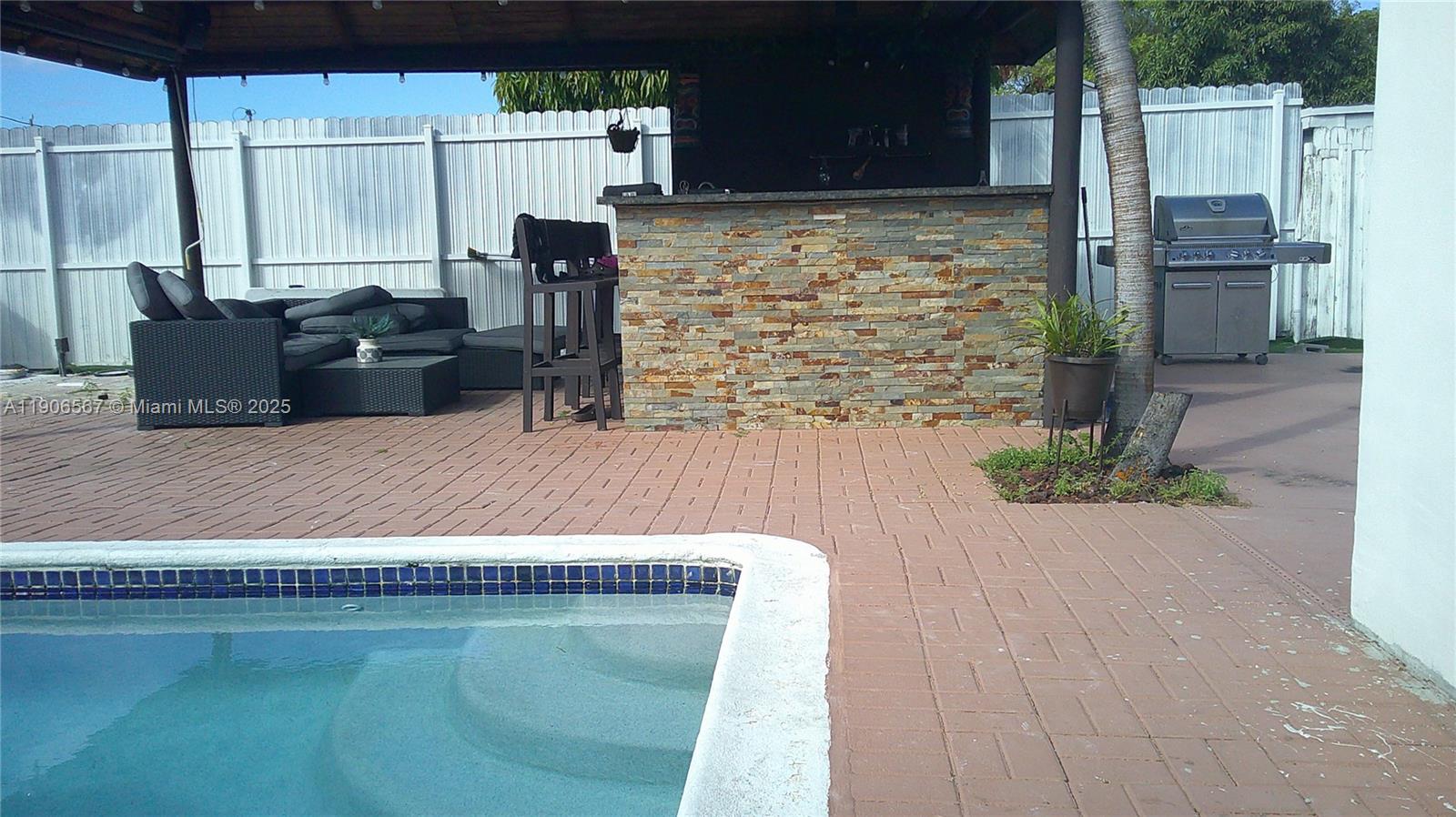 INGLESIDE PARK 1ST ADDN - Residential