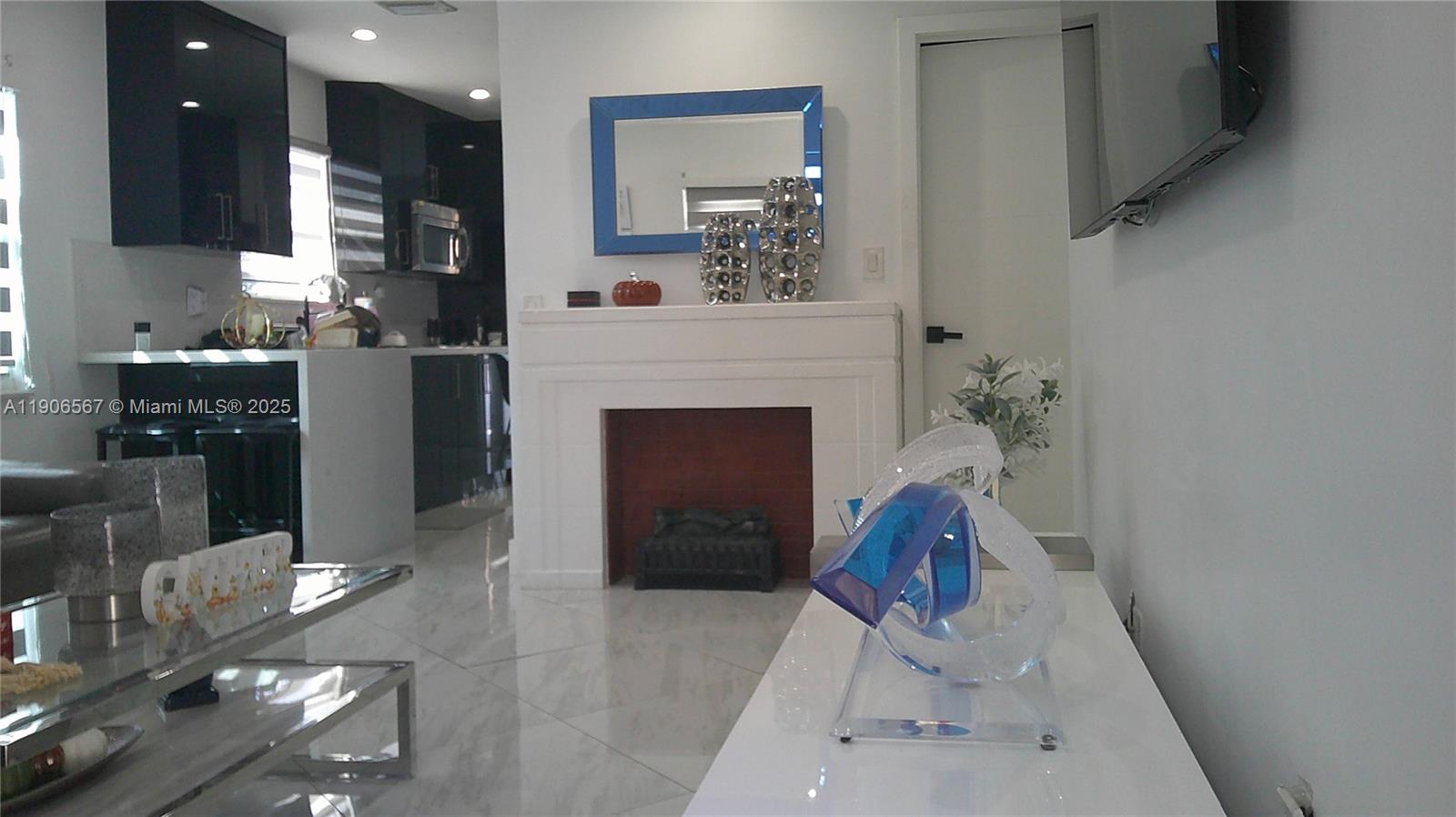 INGLESIDE PARK 1ST ADDN - Residential