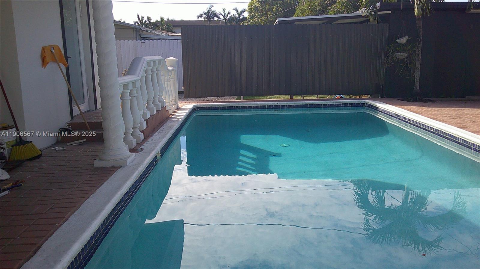 INGLESIDE PARK 1ST ADDN - Residential