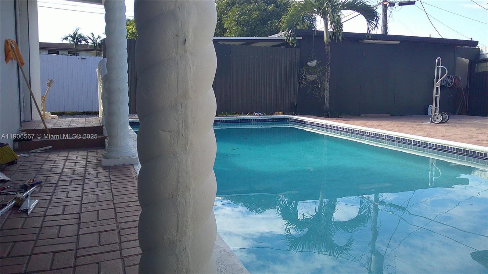 INGLESIDE PARK 1ST ADDN - Residential