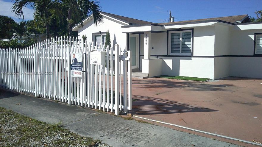 Beautiful remodeled property in the heart of the city of Hialeah with a certified pool in a open terrace with a convenient tiki bar. This property is perfect located close to must connecting 
highways and the Miami international airport. Excellent to enjoy a quality home living and investors.