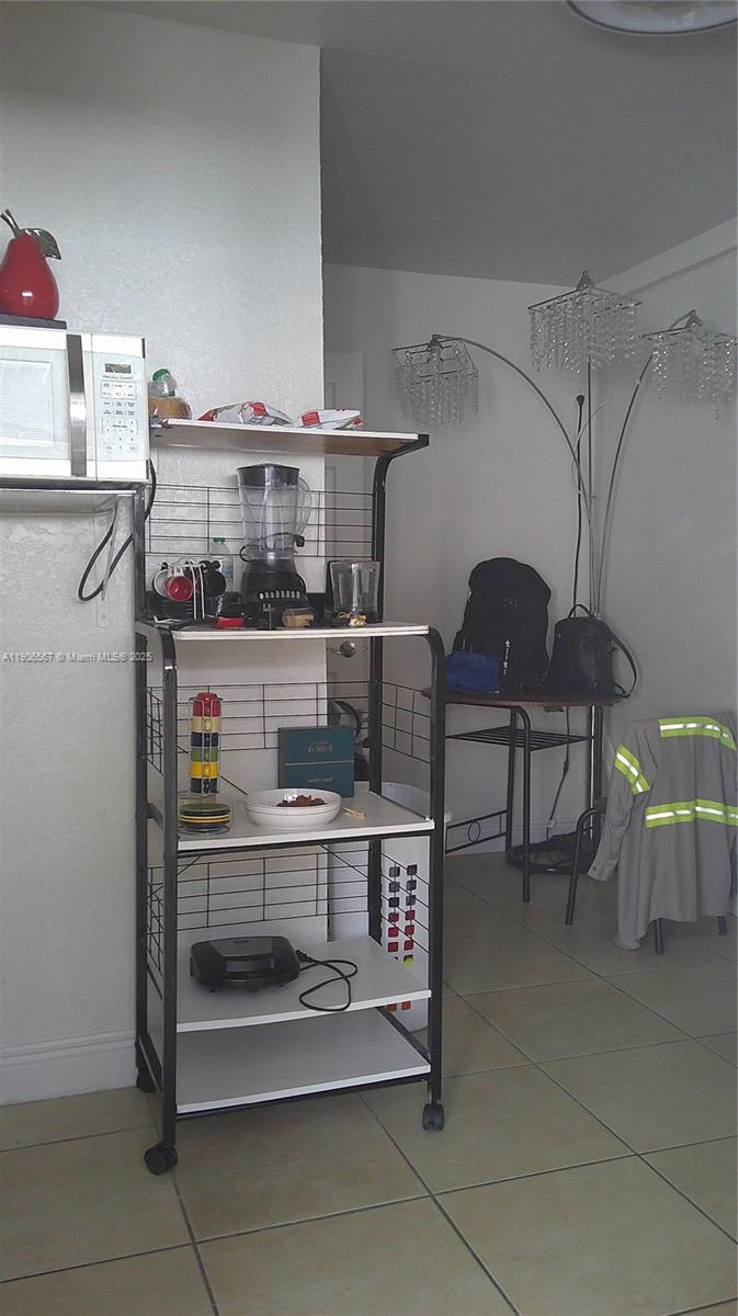 INGLESIDE PARK 1ST ADDN - Residential