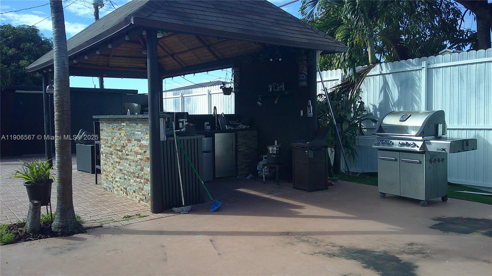 INGLESIDE PARK 1ST ADDN - Residential